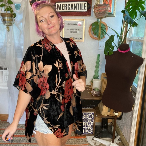 Vintage Tops - Vintage Black & Red Floral Flowy Bohemian Hippie  Kimono One Size